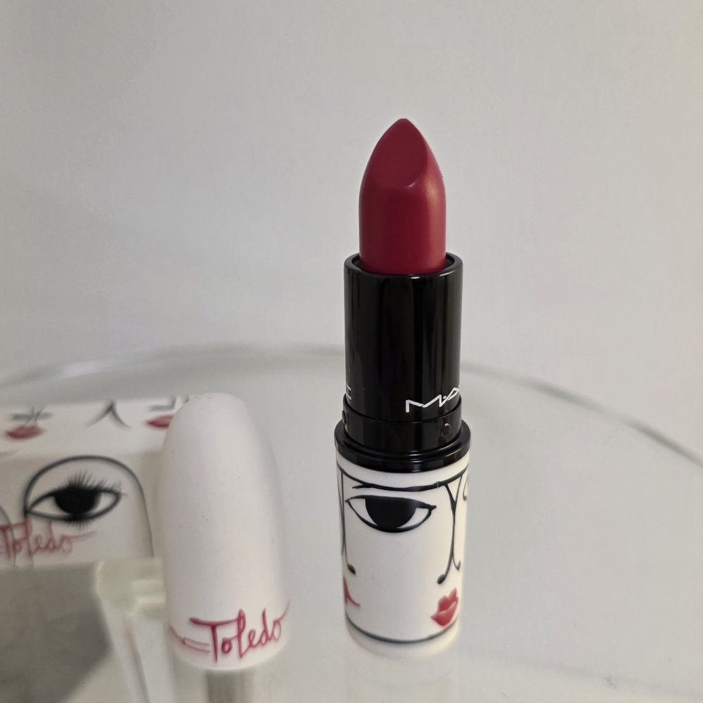 MAC x Toledo Lipstick - Victoriana (NIB)